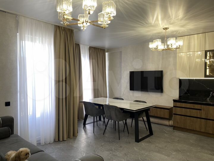 4-к. квартира, 80 м², 1/16 эт.