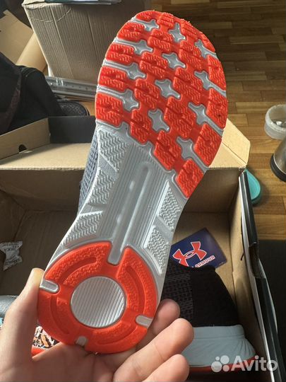 Кроссовки under armour 40