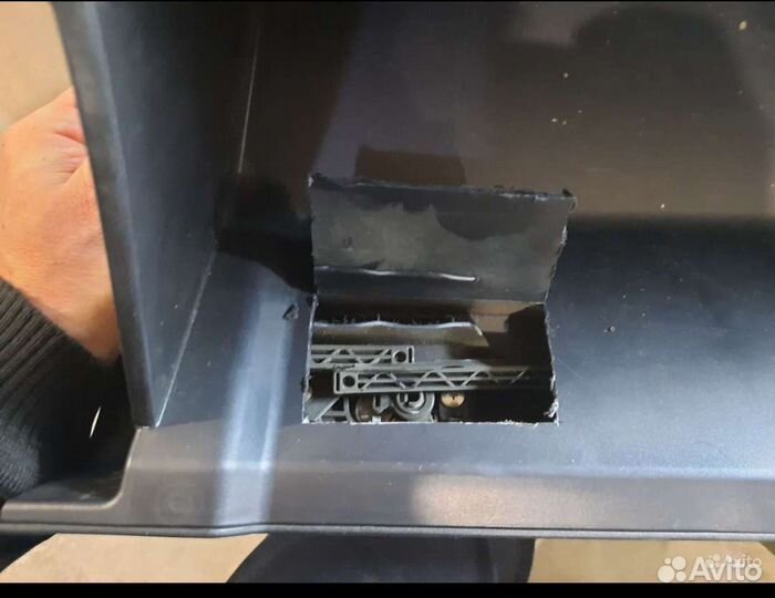 Бардачок Camry 50, Corolla 150,180 ремонт застежки