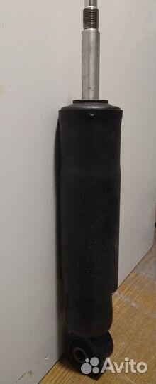 Передний амортизатор Toyota Land Cruiser 100