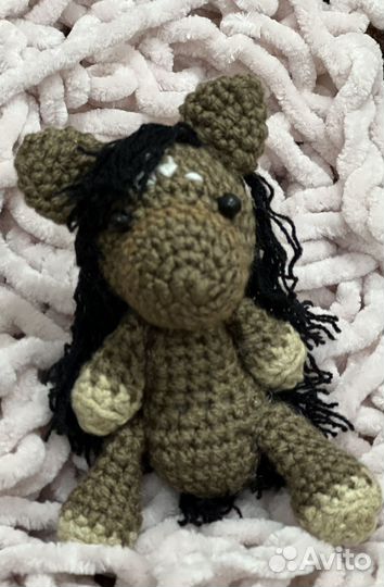 Вязаный брелок, игрушка лошадка, пони