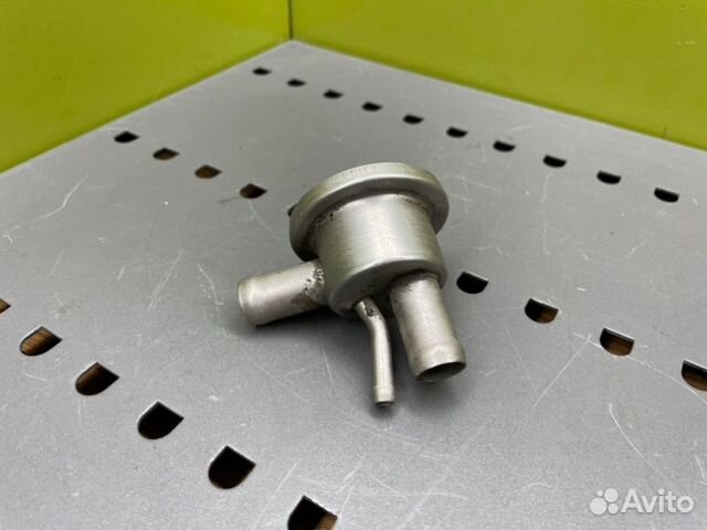 Демпфер давления топлива Mercedes W123 M110.989