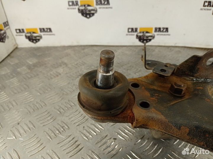 Рычаг задней подвески верхний правый R