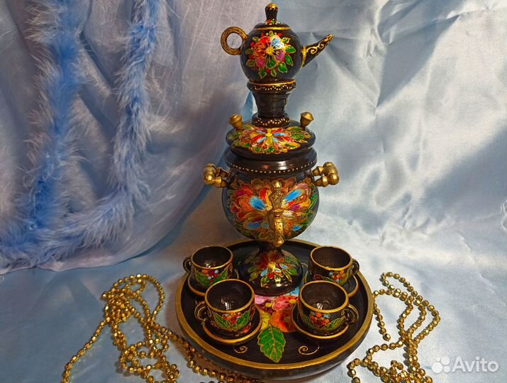 Самовар шкатулка на подносе с чайником и чашками