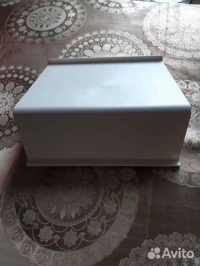 Подставка для книг и Набор дорожных брошюрок