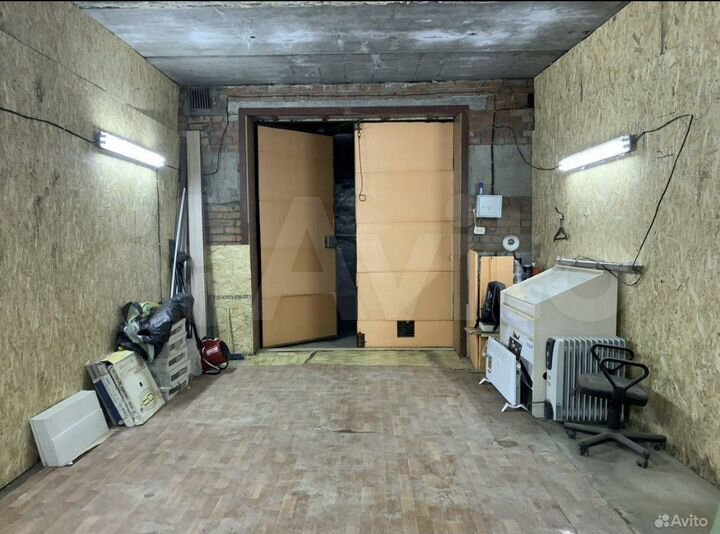 Гараж, > 30 м²