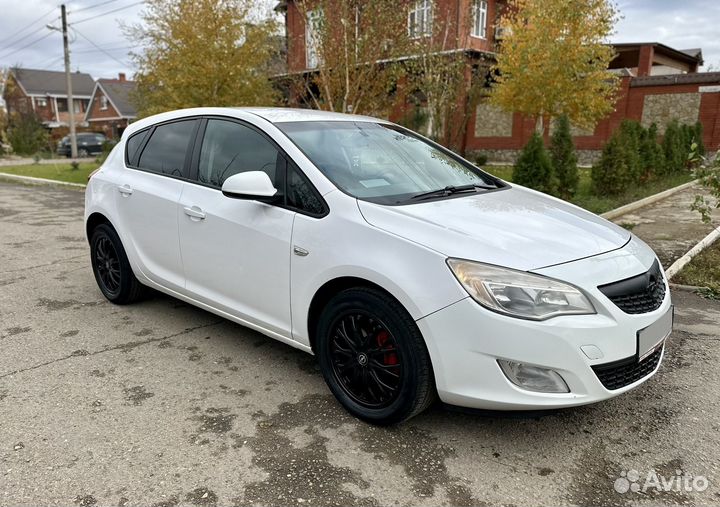 Opel Astra 1.6 AT, 2011, 178 000 км