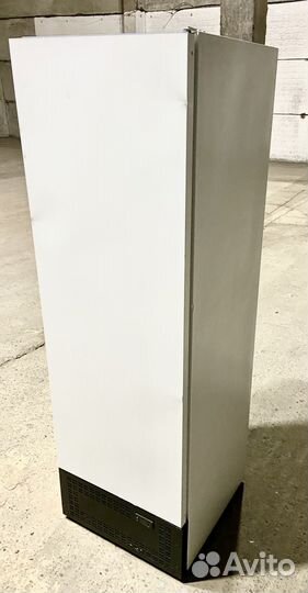 Холодильный шкаф