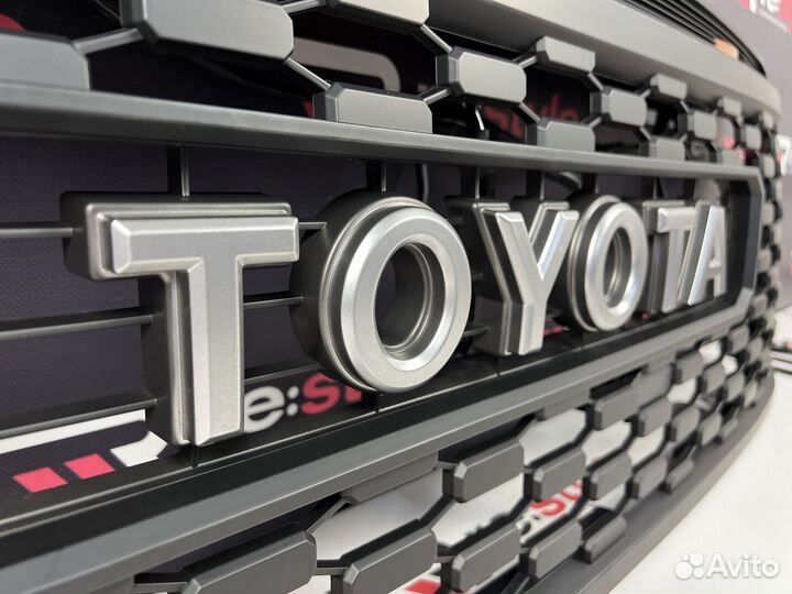 Решетка радиатора Toyota Tundra 06-12г