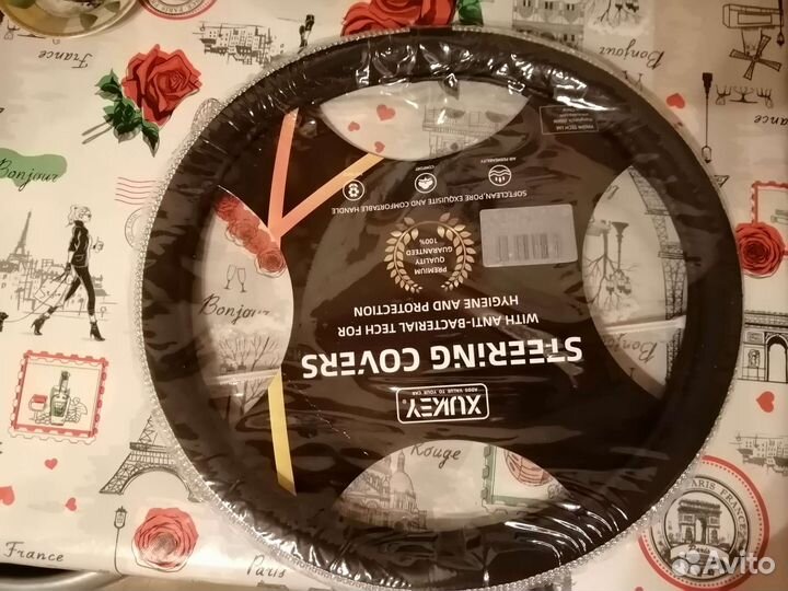 Оплетка на руль со стразами