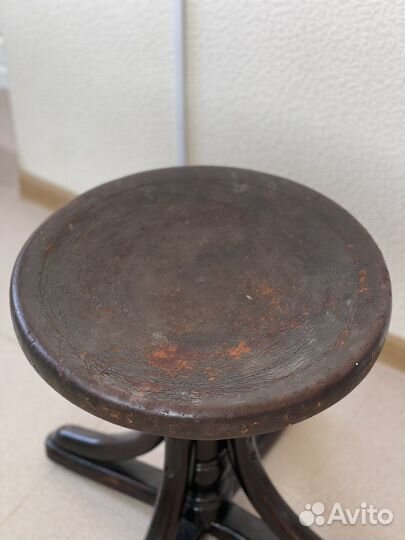 Стул для пианино винтовой