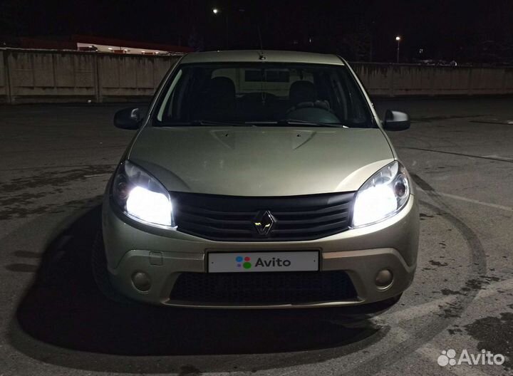 Renault Sandero 1.4 МТ, 2012, битый, 122 400 км