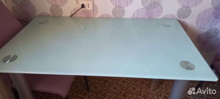 Стол стеклянный