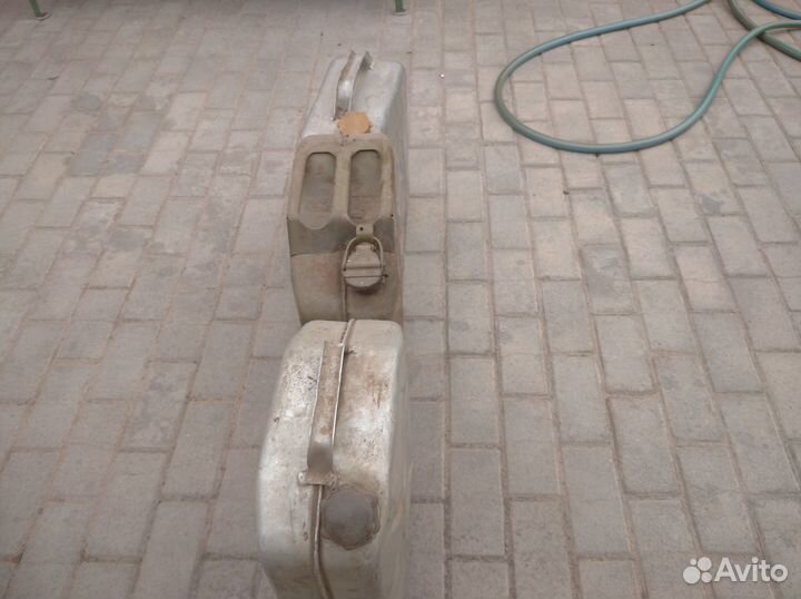 Канистра для бензина 20л