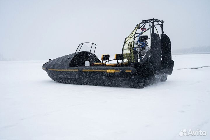 Аэролодка alligator 590 с бортовой оклейке