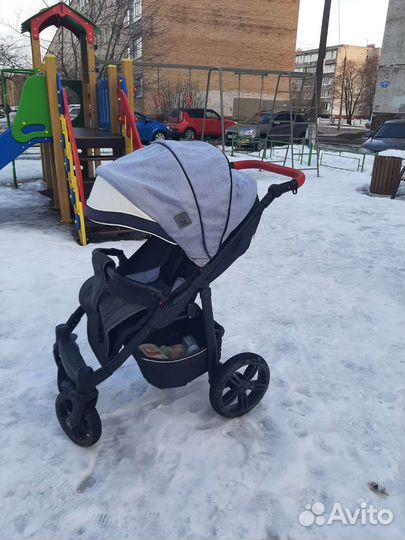 Прогулочная коляска