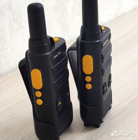 Рация-радиостанция в комплекте с наушниками