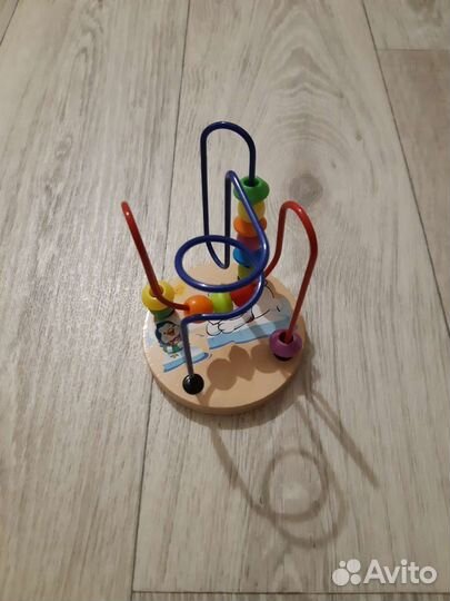 Деревянный лабиринт с бусинами