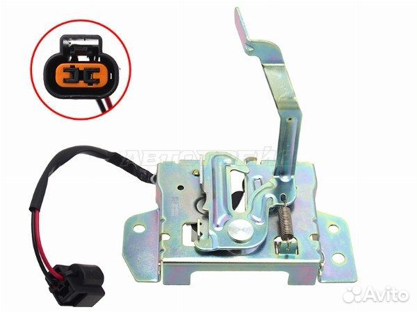 Замок капота