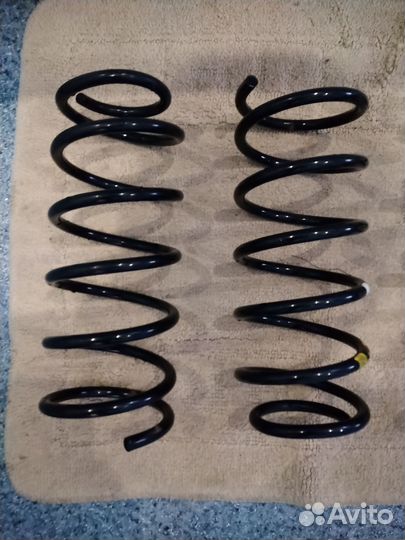 Продаю задние пружины на кия рио 3, хендай солярис