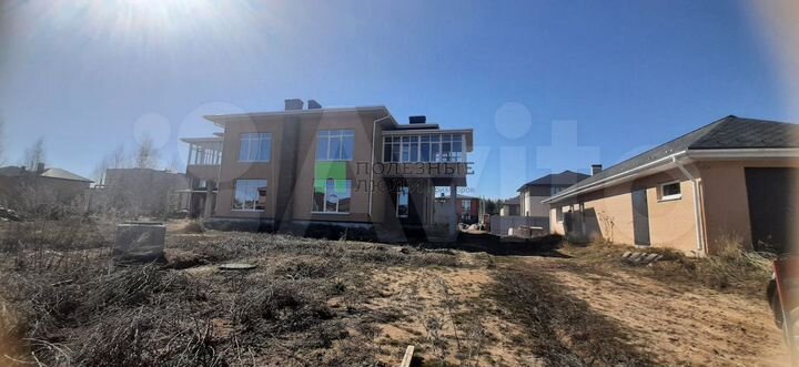 Коттедж 277 м² на участке 14 сот.