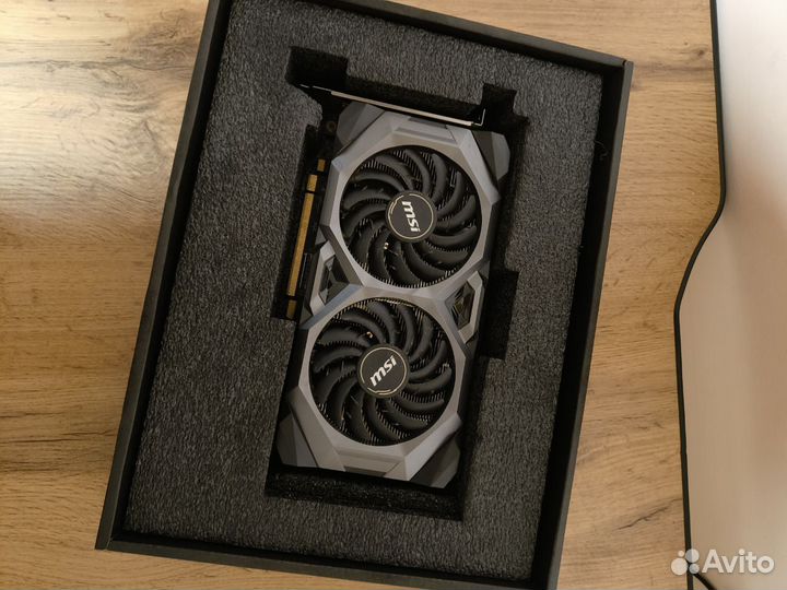 Видеокарта Radeon RX 5700 Xt