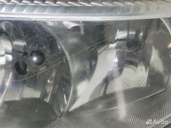 Фара передняя для Renault Scenic 2 260605447R