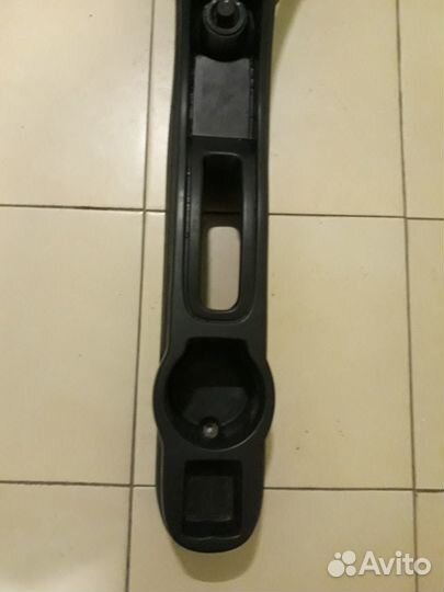 Консоль между сидениями Рено Дастер