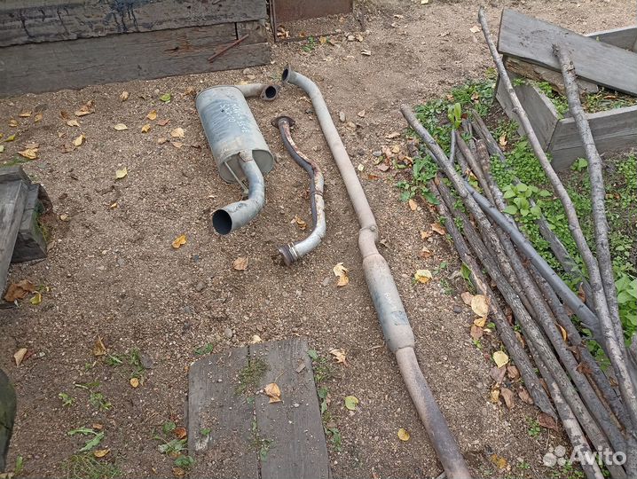 Выхлопная труба автомобиля RAV4