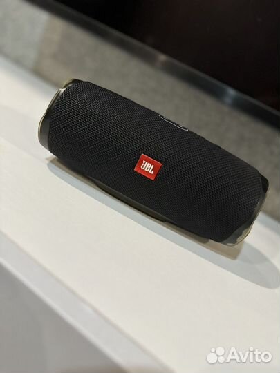Портативная колонка jbl