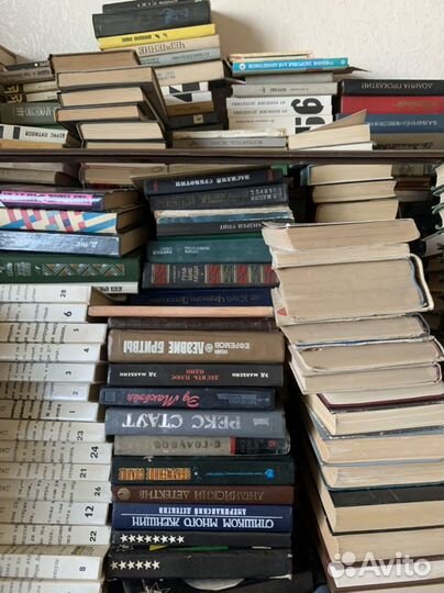 Книги в ассортименте