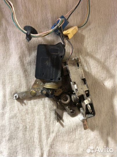 Замок двери багажника Mercedes-Benz