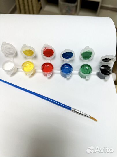 Набор для творчества (акриловые краски, кисть)