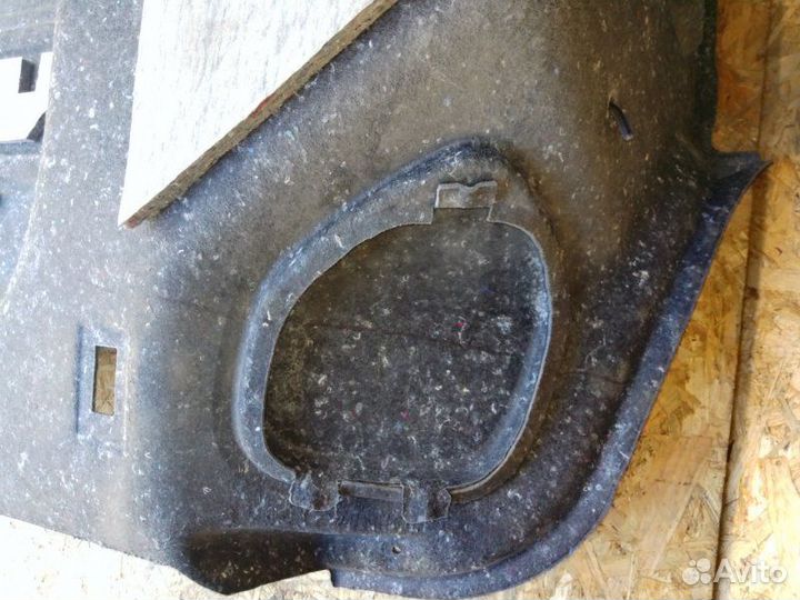 Обшивка багажника правая Opel Astra J седан 1.6