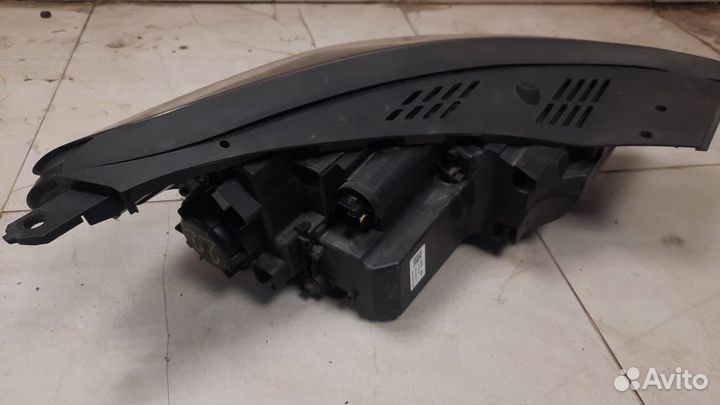 Фара левая Hyundai Tucson