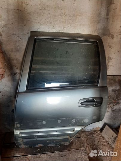 Дверь передняя левая,и задняя левая Нива Шевроле