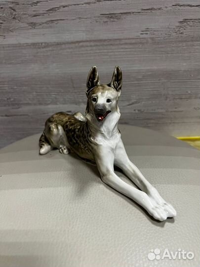Статуэтка фарфоровая Авчарка