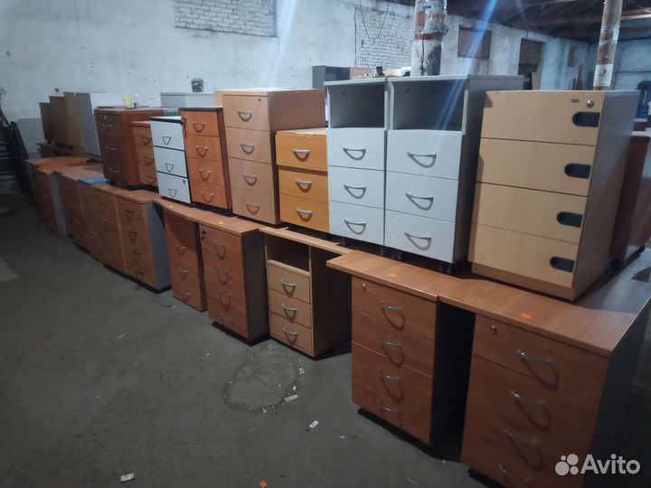 Тумбочка на 3 ящика