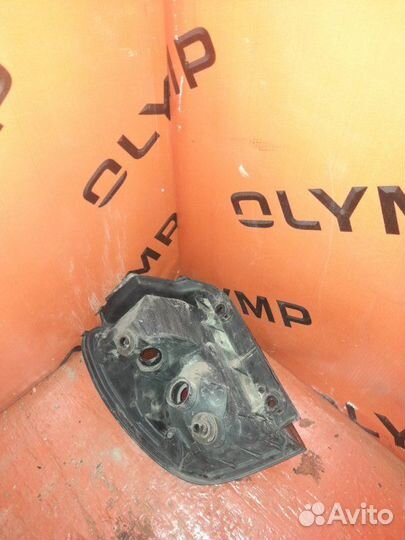 Стоп-сигнал правый Toyota Harrier MCU15 1MZ-FE