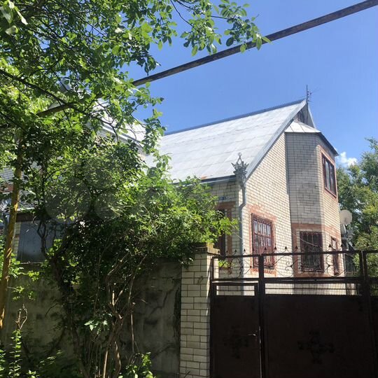 Дом 294 м² на участке 16,2 сот.