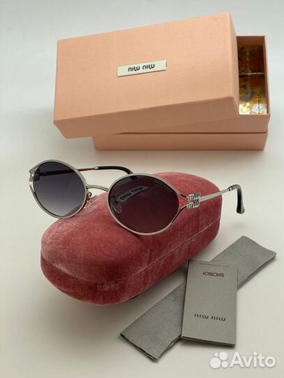 Солнцезащитные очки miu miu