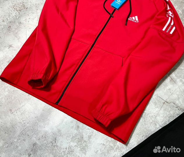 Спортивные костюмы Adidas