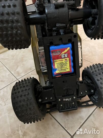 Машинка (внедорожник) на радиоуправлении