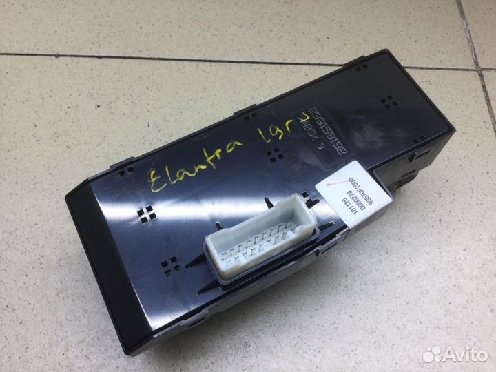 Блок управления стеклоподъемниками Hyundai Elantra