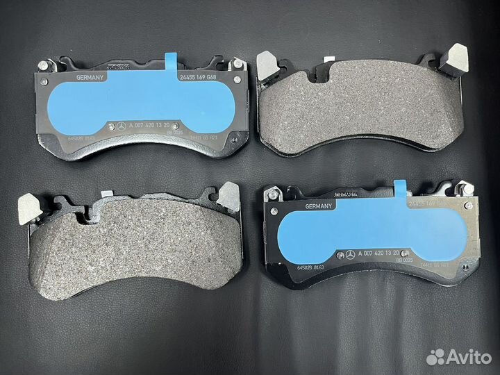 Тормозные колодки передние A0084202020 Mercedes