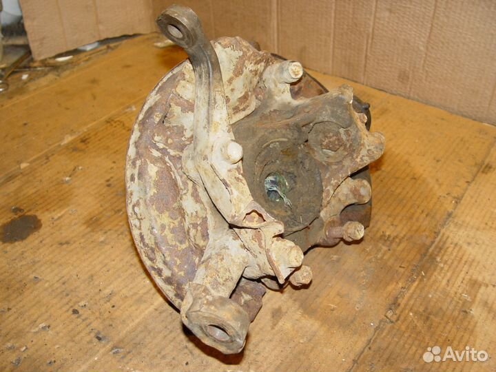 Поворотные кулаки Toyota 4runner 91г