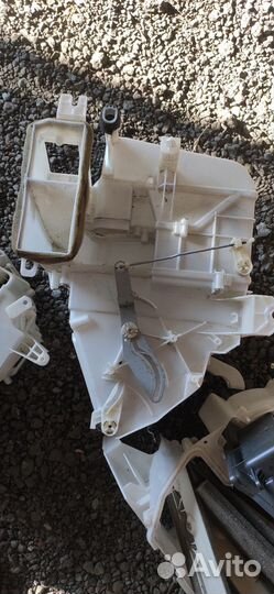 Корпус отопителя приус20