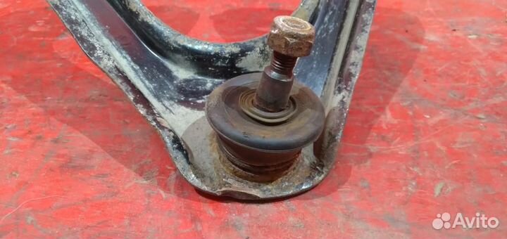 Хонда аккорд 4 рычаг передний правый верхний