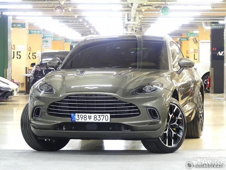 Aston Martin DBX 4.0 AT, 2021, 9 800 км