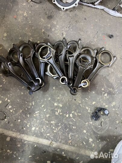 Поршня шатуны